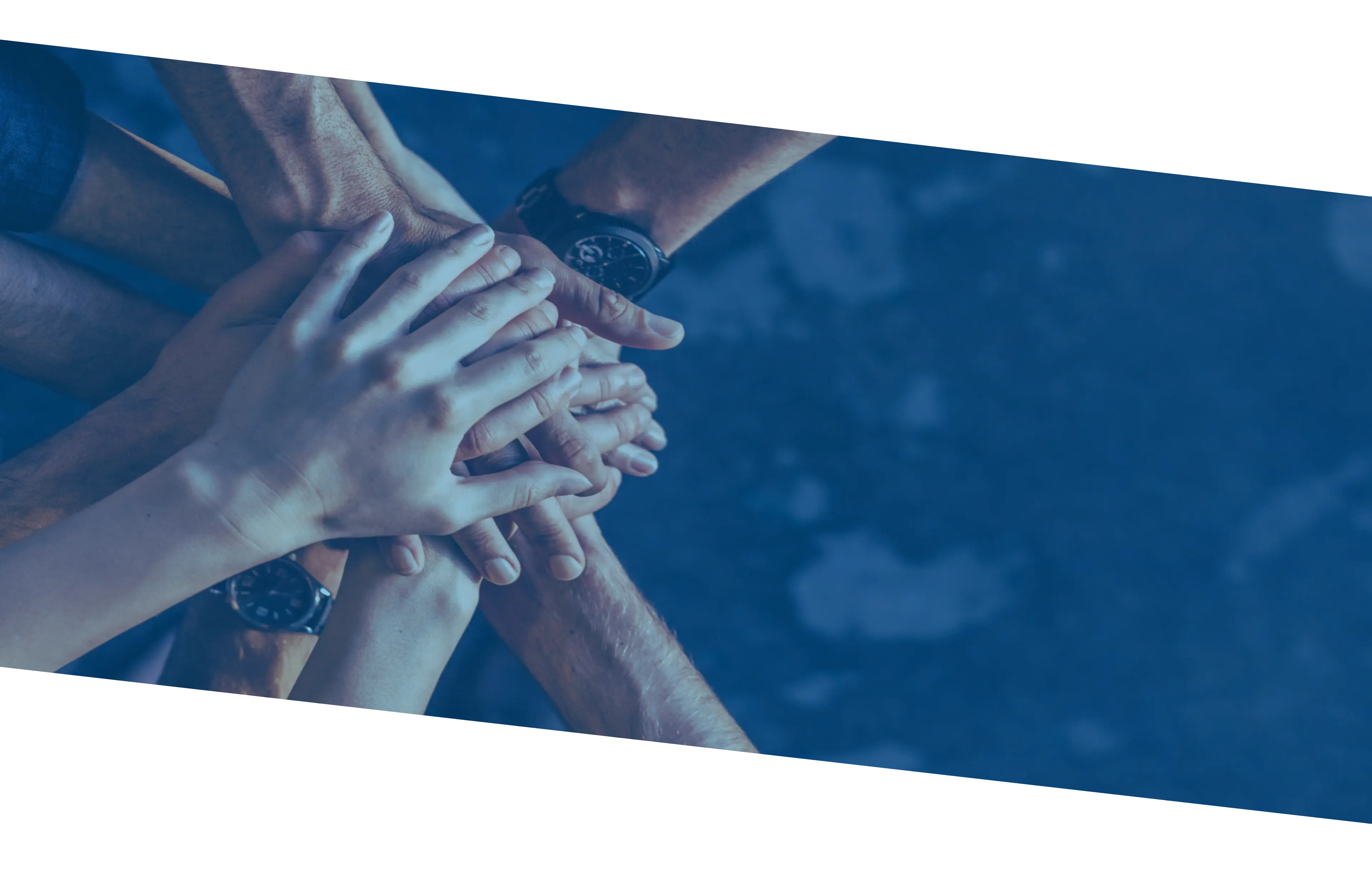Imagen de manos de equipo colaborativo